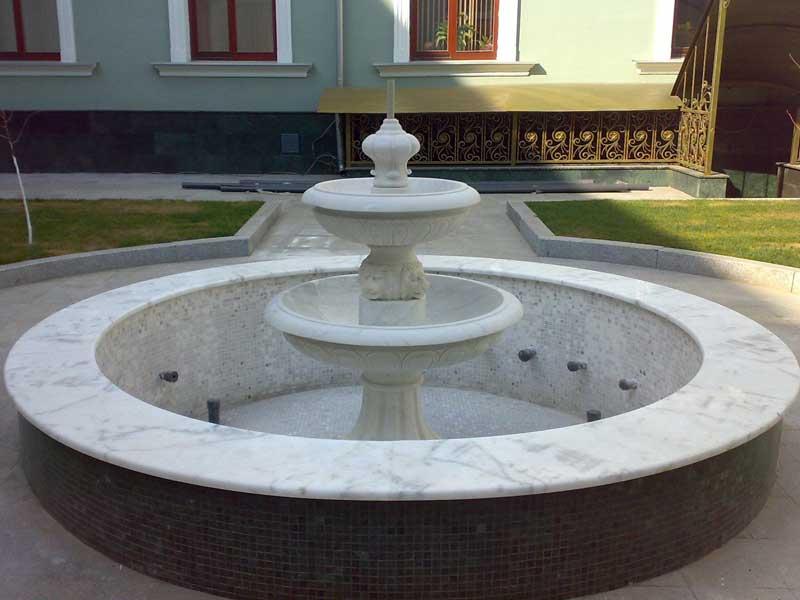 Облицовка фонтана гранитом и мрамором